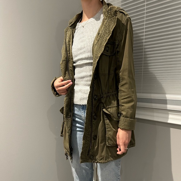 Aritzia - Jacket - Picture 2 of 5